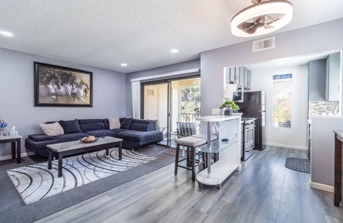 Palmdale Condo | Palmdale Prime : Pool & Comfort