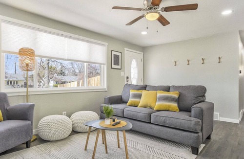 East Colorado Springs House | 🌳Palmer Park Place🗻Views🥾Hiking🔥FirePit🚗8Min DT
