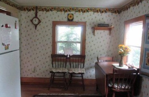 Blue Hill Cottage | Palmer Retreat - Quiet and Cozy