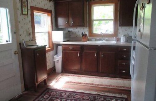 Blue Hill Cottage | Palmer Retreat - Quiet and Cozy