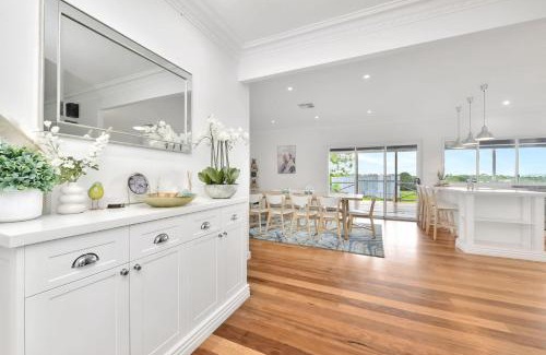 Pokolbin House | Palmers Lane On Vineyard 5br Homestead with Pool