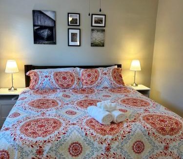 Roselawn Finance House | Palmetto 2 Bed Family House in Cincy near Hyde Park