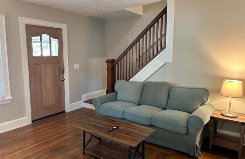 Roselawn Finance House | Palmetto 2 Bed Family House in Cincy near Hyde Park