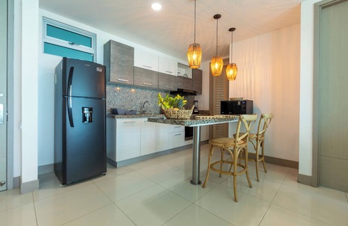 Cartagena District Apartment | Palmetto Beach 17 Sew View, Hot Water