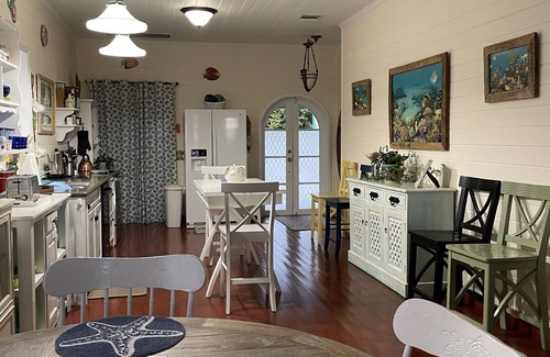 Spanish Wells Cottage | Palmetto cottage on the beach with perfect views.