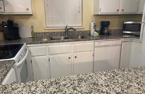 Palmetto Dunes Condo | Palmetto Dunes, located on the 18th Tee, 5 Minute Walk to Beach, 1 1/2 to Pool