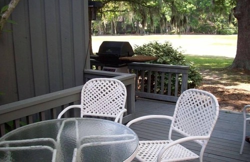 Palmetto Dunes Condo | Palmetto Dunes, located on the 18th Tee, 5 Minute Walk to Beach, 1 1/2 to Pool