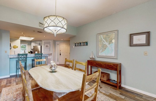 Palmetto Dunes Condo | Palmetto Dunes Condo- Steps to Ocean w/pool and hot tub access