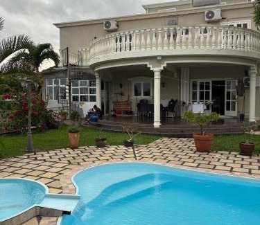 New Grove Bed & Breakfast | Palmiste house