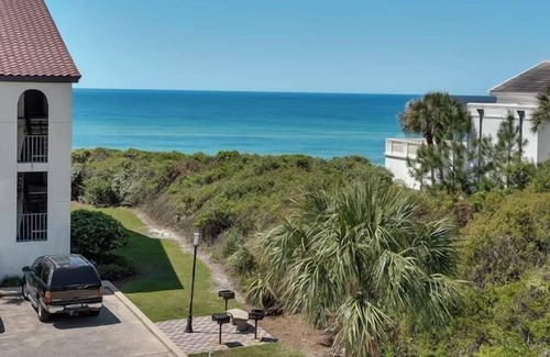 Seagrove Beach Condo | Palms B8 - Seagrove Beach - Sleeps 6