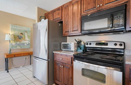 Dune Allen Beach Condo | Palms of Dune Allen 108 - Oceanfront Condo in 30A with Pool & Beach Access