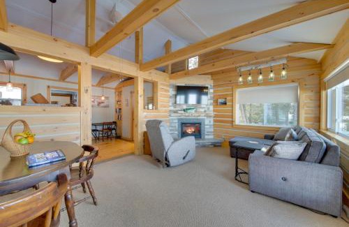 Palmyra House | Palmyra Cottage with Deck on Whites Pond!