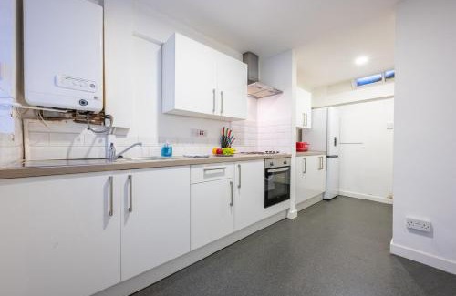 Newport Apartment | Palmyra Square by Tŷ SA