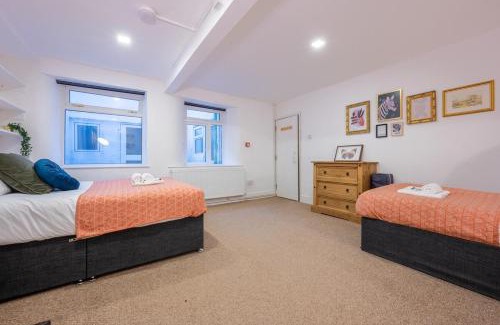 Newport Apartment | Palmyra Square by Tŷ SA