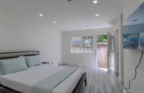 Palo Alto House | Palo Alto Master with private bathroom ,queen bed near Stanford