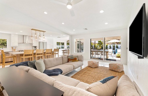 Araby Commons House | 'Paloma House' 5 BR w/pool, spa & views!