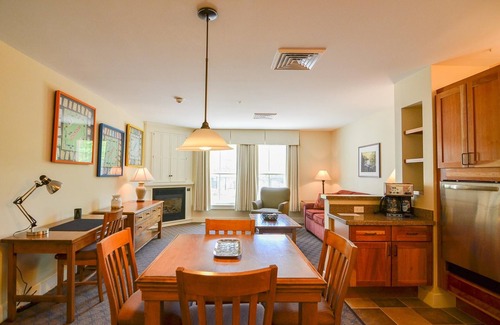 Ludlow Apartment | Pamper Yourself at Jackson Gore