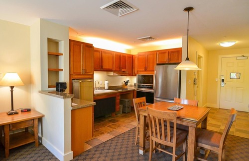 Ludlow Apartment | Pamper Yourself at Jackson Gore