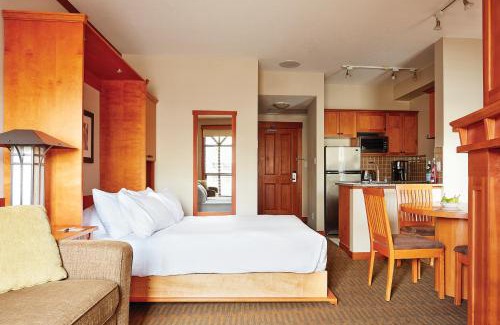 Whistler Village Hotel | Pan Pacific Whistler Mountainside