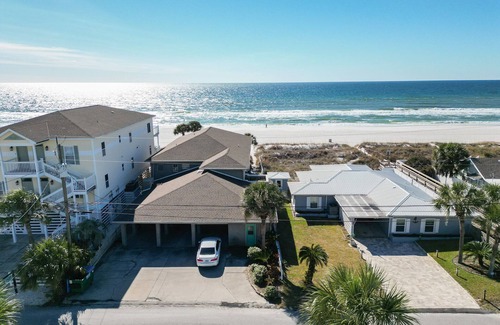 Bel Air House | Panama City Beach House 11BR 6BA 2026 Prices 10 % Off Ages 18-25 & Pets OK