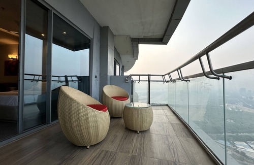 Noida Apartment | Panaromic view at 42nd floor