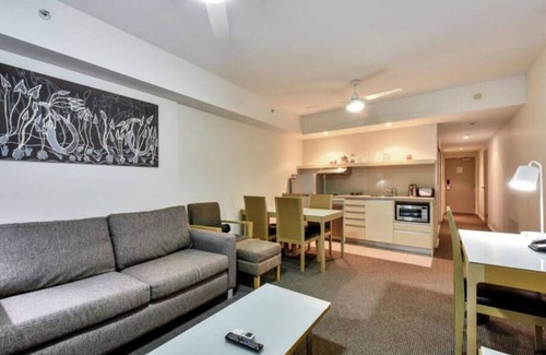 Darwin City Centre Apartment | Pandanas Apt 3 (Darwin CBD, Harbour views)