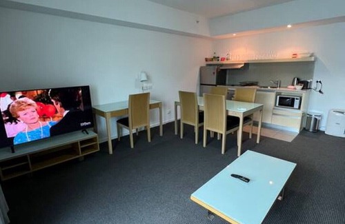 Darwin City Centre Apartment | Pandanas Apt 4 (Central location with views)