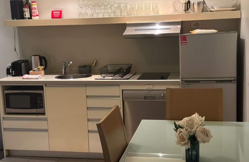 Darwin City Centre Apartment | Pandanas Apt 5 (15th fl, Darwin CBD, Harbor views)