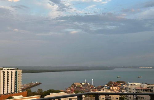 Darwin City Centre Apartment | Pandanas Apt 5 (15th fl, Darwin CBD, Harbor views)
