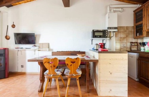 Grone Apartment | Panorama 1200, in the Heart of the San Fermo Hills