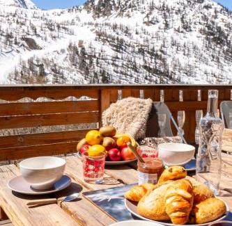 La Celle-sous-Gouzon Apartment | Panorama 2000, 4pers, Local à Ski, Confort