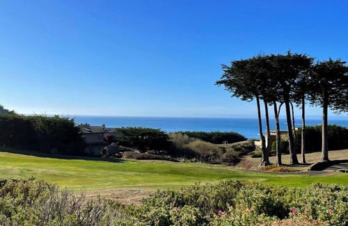 Bodega Bay House | Panorama Ocean & Golf Fairway view