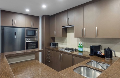 Sydney Central Business District Apartment | Panoramic 3 Bedroom Corner Suite at Liverpool Sydney CBD