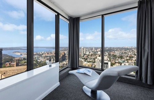 Sydney Central Business District Apartment | Panoramic 3 Bedroom Corner Suite at Liverpool Sydney CBD