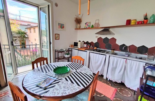 Agropoli Apartment | Panoramic apartment in villa on beach, in center