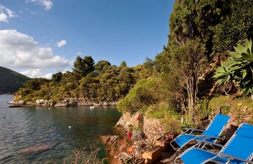 Mazzaro Villa | Panoramic apartment in Taormina with private access to the sea