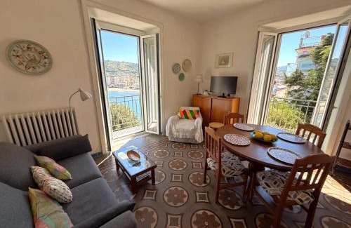 Agropoli Apartment | Panoramic Apartments in Villa in Center "The Beach and The Cliff" 1
