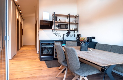 Oberaurach Apartment | Panoramic new-build apartment; SAUNA, RAD-Ski room, elevator!