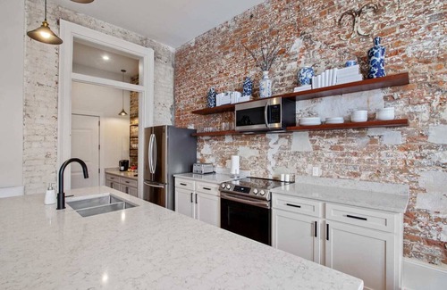 Faubourg Marigny Apartment | Panoramic Balcony with views of French Quarter & Frenchmen Street