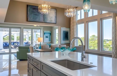 Baytowne Wharf Condo | Panoramic Bay View: Exclusive Modern Penthouse in the heart of Sandestin