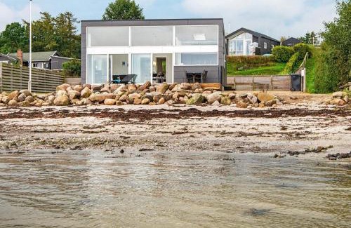 Fynshav House | Panoramic Beach Retreat-By Traum