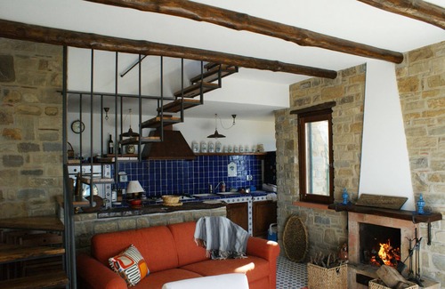 Castellabate Historic Centre Cottage | Panoramic Country House with Sea View in Cilento
