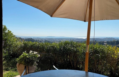 Les Termes House | Panoramic ocean view at the bay of Cannes.