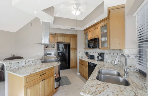Pelican House | Panoramic Gulf Access +Heated Pool +Screened Lanai