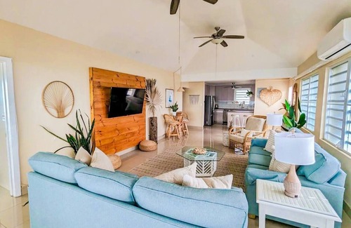 Estate Lerkenlund Condo | Panoramic Island Views - 2 mins to Mountain Top!