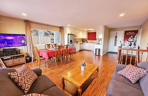 Crestline House | Panoramic Lake View! Modern 4 BD 2 BA/Level entry