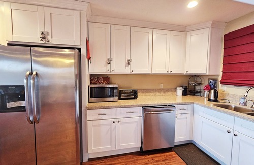 Crestline House | Panoramic Lake View! Modern 4 BD 2 BA/Level entry