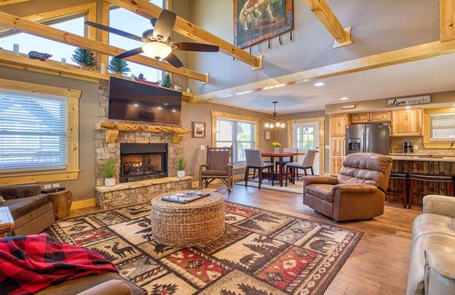 Maggie Valley Cabin | Panoramic Mountain Views/Roaming Elk/Fireplaces