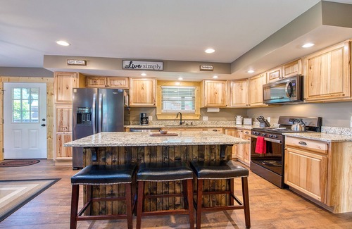 Maggie Valley Cabin | Panoramic Mountain Views/Roaming Elk/Fireplaces