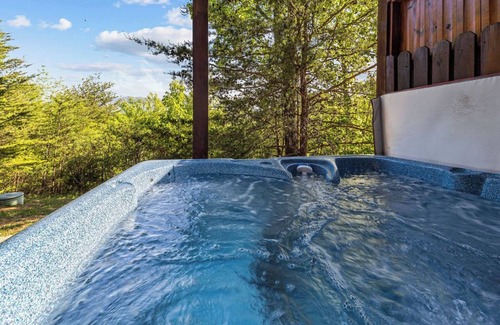Gatlinburg - Pigeon Forge Cabin | Panoramic Mountain View, Hot Tub, Sleeps up to 12